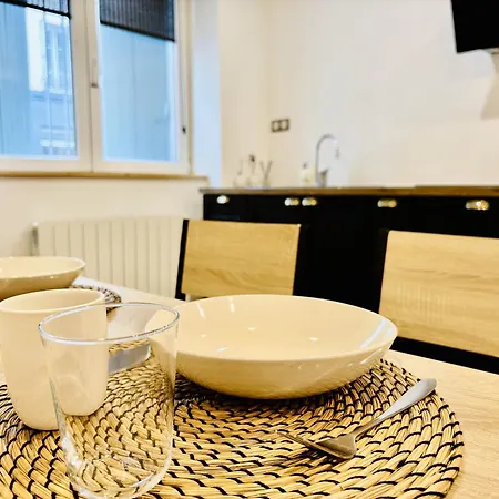 Cosy Proche Gare Apartment *