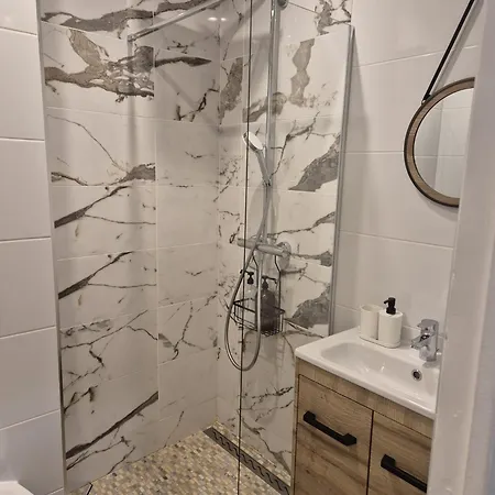 Cosy Proche Gare Apartment *